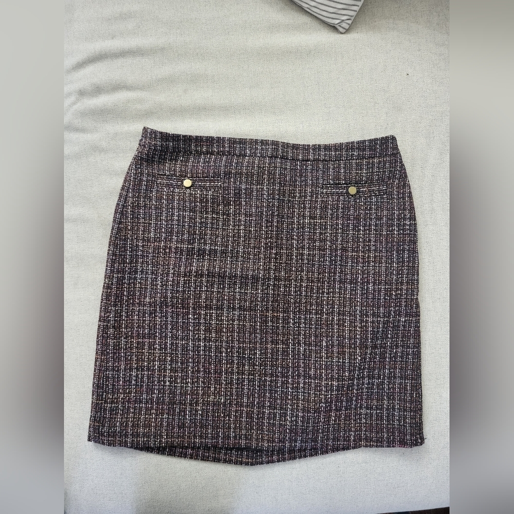 Tweed style Loft micro-plaid skirt with brass buttons. Size 6